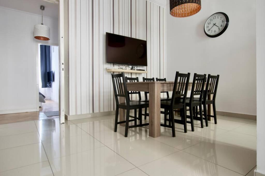 Premium Apartment By Hi5-Vaci Str. 3 Bedroom بودابست المظهر الخارجي الصورة