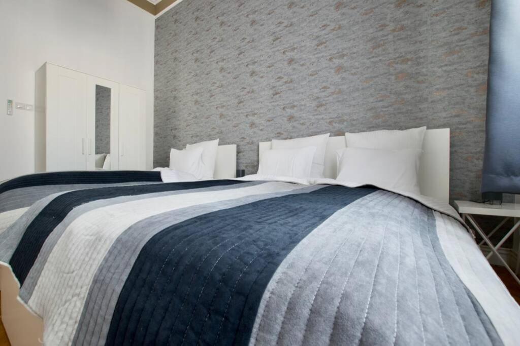 Premium Apartment By Hi5-Vaci Str. 3 Bedroom بودابست المظهر الخارجي الصورة