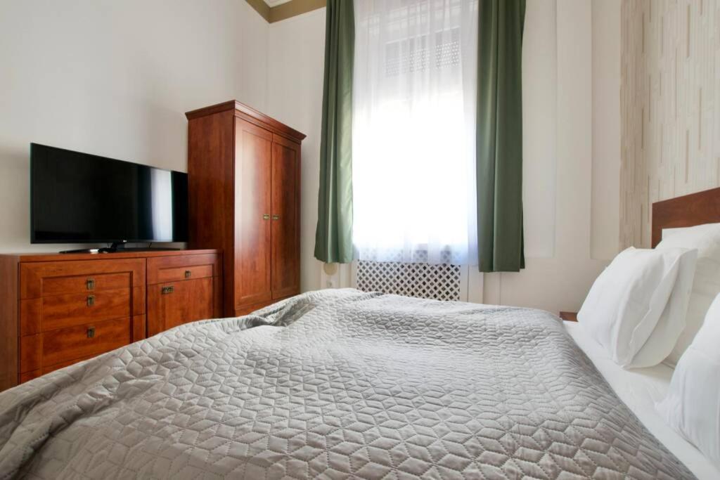 Premium Apartment By Hi5-Vaci Str. 3 Bedroom بودابست المظهر الخارجي الصورة