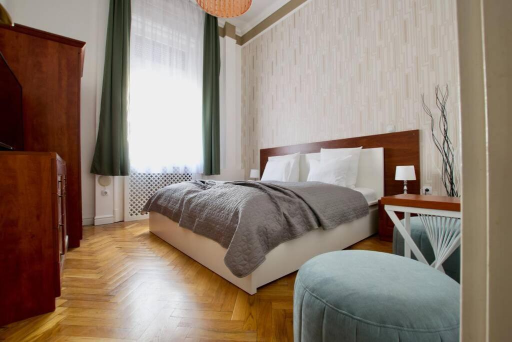 Premium Apartment By Hi5-Vaci Str. 3 Bedroom بودابست المظهر الخارجي الصورة